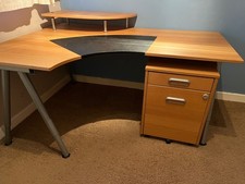 Corner computer desk with drawers and shelve