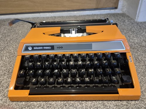 Silver reed 100 typewriter - silver,