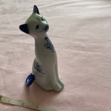 Blue and White china cat