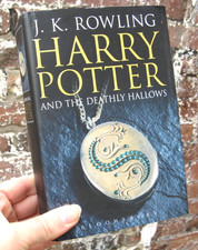 2007 Harry Potter and the Deathly Hallows- J K Rowling 1st Edition Adult