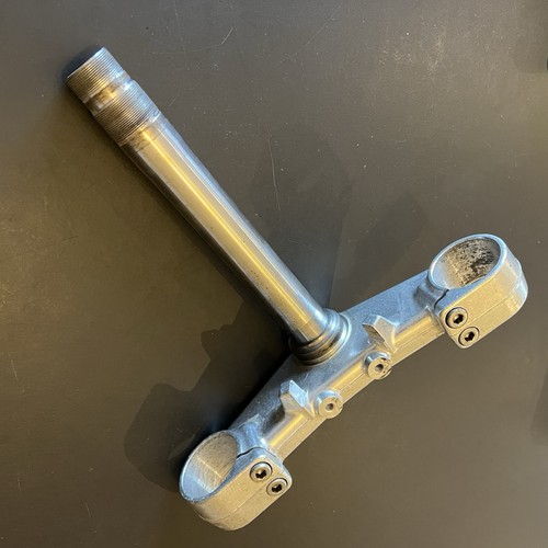 Bottom lower fork yoke - lower,