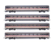 HORNBY 'OO' GAUGE RAKE OF 4