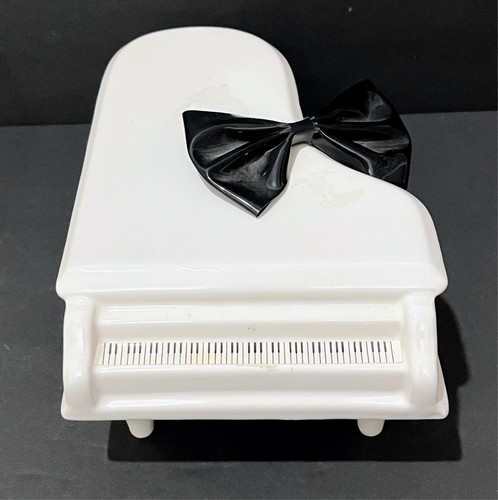 Vintage nesco ceramic white - nesco,