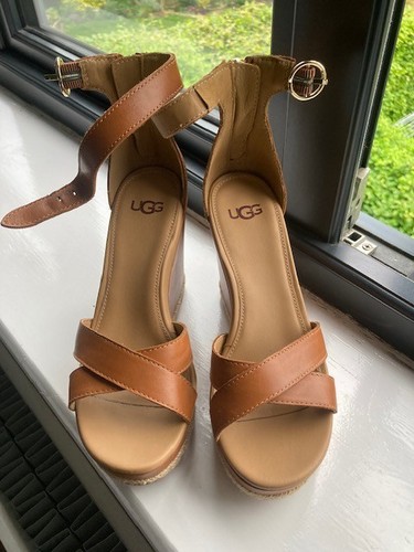 Ugg ezrah platform wedge - ugg,