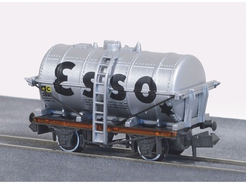 Peco petrol tank wagon - peco, esso