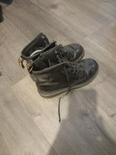 Black Dr Martens Boots (Look