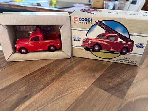 Corgi classics morris minor - corgi,