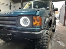 Land Rover Discovery 1 & 2 – 7" Round LED Headlight Adapter Brackets