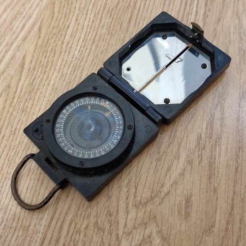 Magnetic marching compass mark - magnetic,