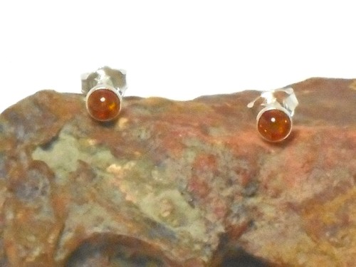 Small 4mm amber - amber, stud