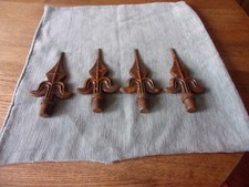 4 Cast Iron Fleur de lis Top