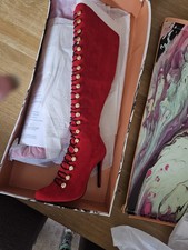 BN Womens Size 5 Red Suede