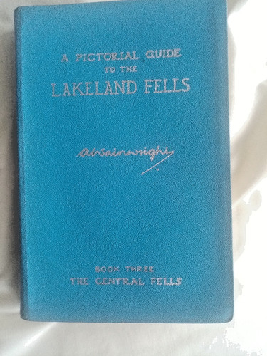 Pictorial guide lakeland fells - guide,
