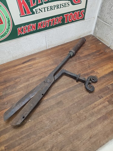 C30 antique 1870 brush - 1870's,