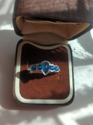 9ct white gold and - white, cabochon
