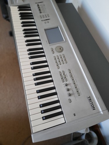 Korg triton classic - korg,
