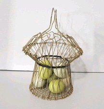 Vintage-Style Wire Egg