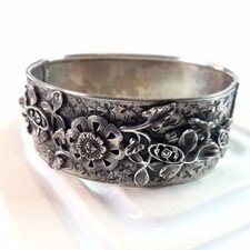 Vintage Art Nouveau Style Bangle Silver Tone Wide Hinged Bracelet Edwardian