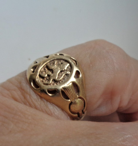Gold signet ring - ring, 9ct