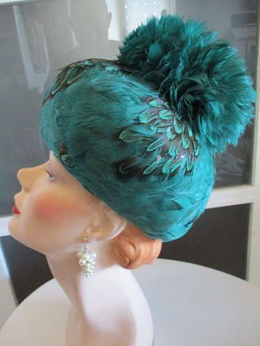 Beautiful vintage feather hat - beautiful,