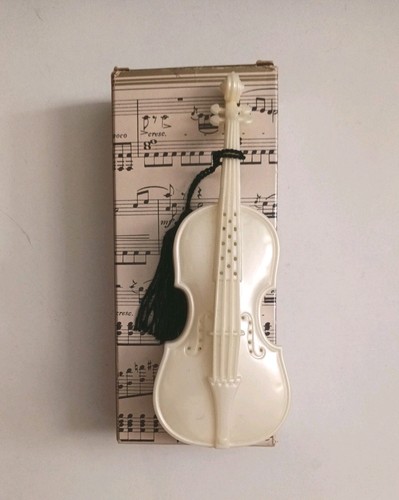 Avon 1950 1960 - 1960's, violin
