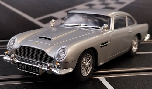 Carrera evolution aston - =,