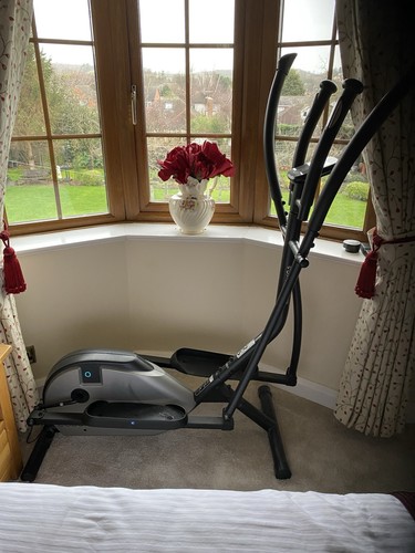 Cross trainer - cross,