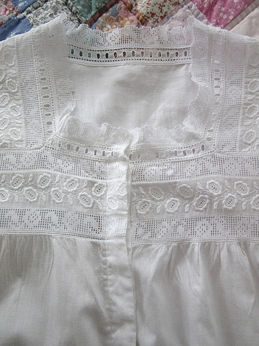 Antique white cotton - antique,