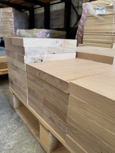 Oak chopping board stock - stock,