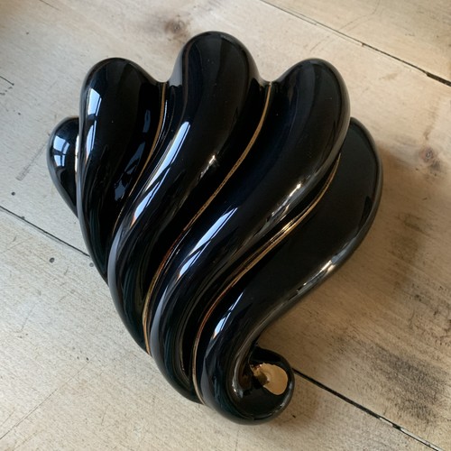 Vtg wall pocket - posy, vase