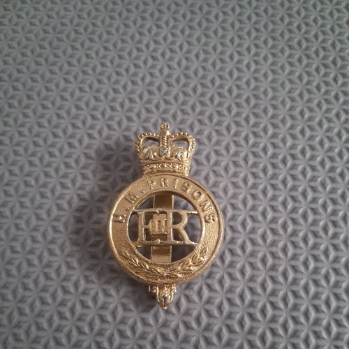 Prison service cap badge - prison,