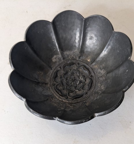 Vintage hammered pewter bowl - pewter,