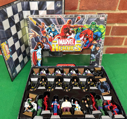 Marvel super heroes chess set - super,