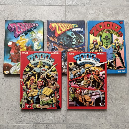 Vintage 2000ad annuals - vintage, annuals/books