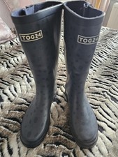 FAB PAIR OF TOG24 WELLIES /WOMEN /GIRLS SIZE 4 (37) NAVY SPOT PRINT/WORN ONCE