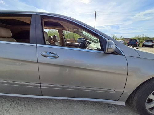 Passenger front door - front, 251
