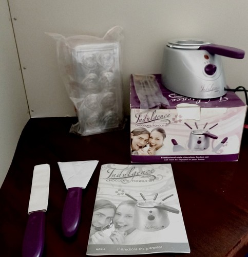 Chocolate fondue set electric - chocolate,