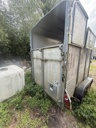 Twin axle stall horse - twin,