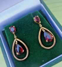 10ct Gold Garnet Earrings h/m