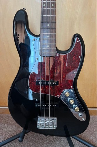 Sadowsky case included - sadowsky,