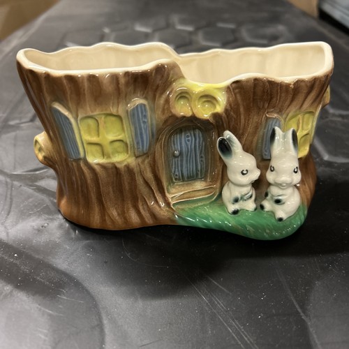 Hornsea pottery bunny and - pottery,