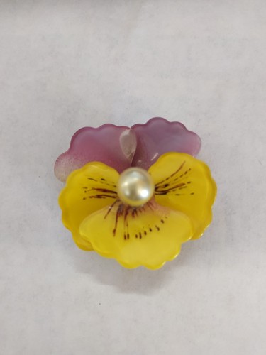Vintage bakelite pansy brooch - bakelite?,
