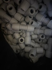 Boxes of 20 Hep2o Wavin 15mm Tees & Inserts Pipe Support Sleeves