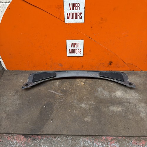 Ford focus mk3 - windscreen, top