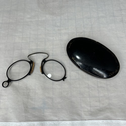 Antique pince nez lorgnette - nez,
