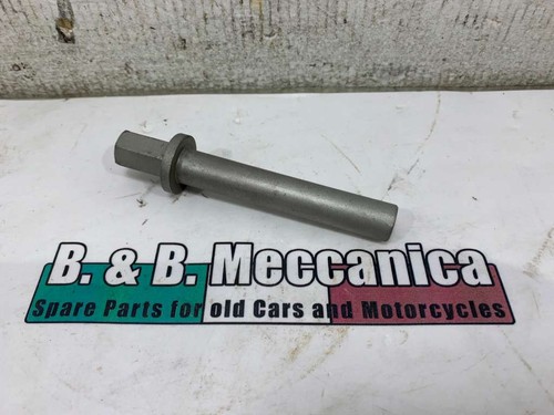 Cylinder head bolt suzuki - cylinder,