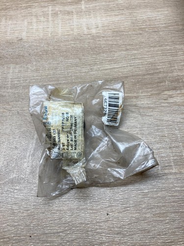 7h1953123 headlight part - ,