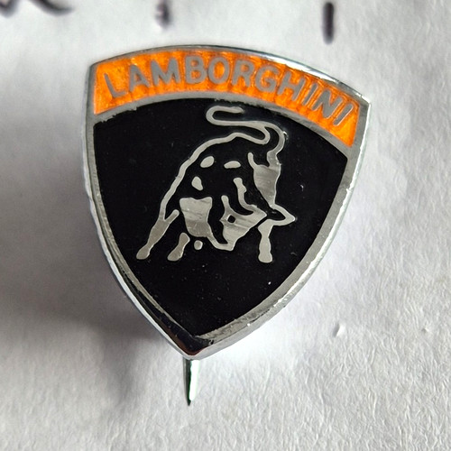 Lamborghini shield bull enamel - shield,
