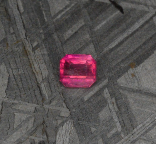 Red beryl emerald - red,