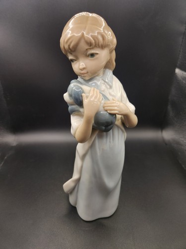 Vintage casades porcelain girl - vintage,
